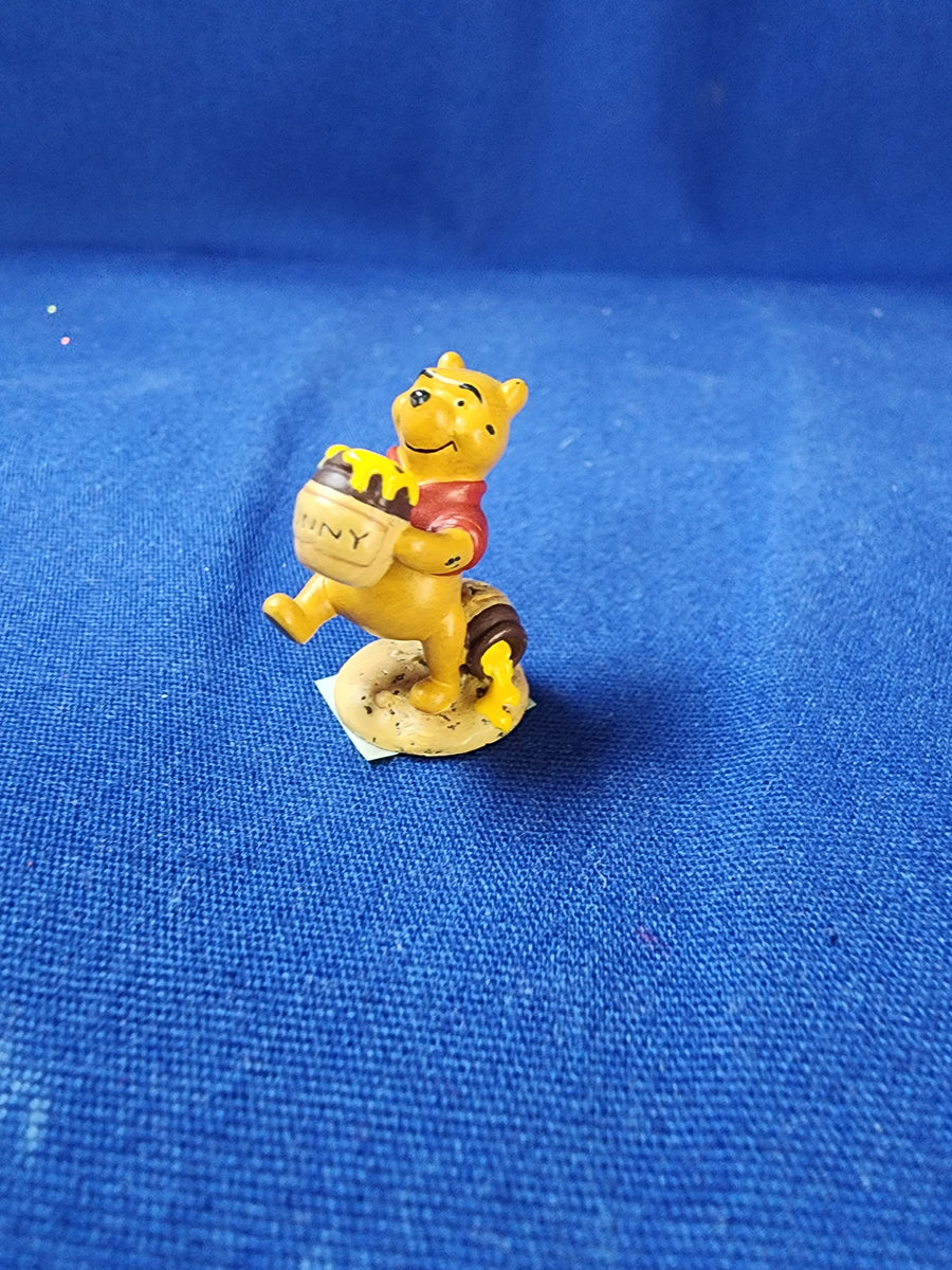 walt-disney-classics-collection-winnie-the-pooh-and-the-honey-tree-w