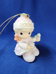 Precious Moments "Baby's First Christmas Ornament - 2000 Girl"