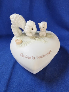 Precious Moments "Love - Our Love Is Heaven-Scent (Box)"