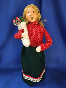 Byer's Choice Carolers "Decorating Woman (2023)"