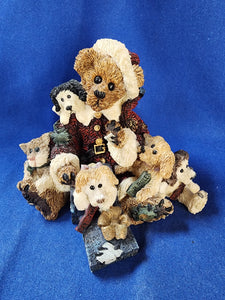 Boyds Bears & Friends "The Bearstone Collection - Kringle and Company"