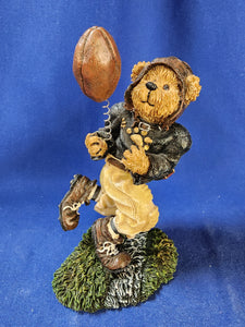 Boyds Bears & Friends "The Bearstone Collection - Vinny Catch 'Em All... 4th and Long"