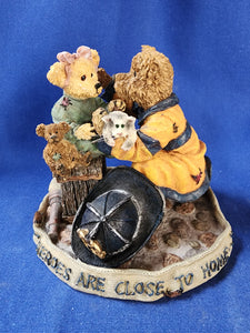 Boyds Bears & Friends "The Bearstone Collection - Chief Buckley with Jennifer... To The Rescue"