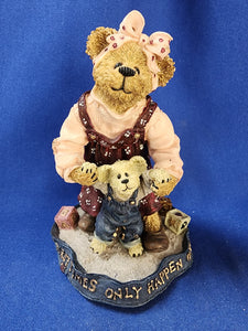 Boyds Bears & Friends "The Bearstone Collection - Momma with Taylor... First Steps"