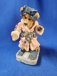 Boyds Bears & Friends "The Bearstone Collection - Ms.Griz... Saturday Night"