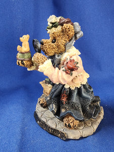 Boyds Bears & Friends "The Bearstone Collection - The Collector"