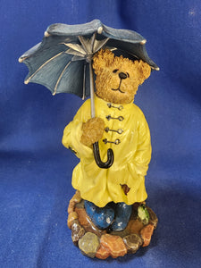 Boyds Bears & Friends "The Bearstone Collection - Wellington... Stormy Weather"