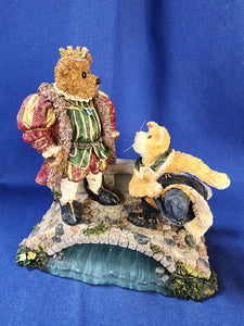 Boyds Bears & Friends "The Bearstone Collection - Puss N. Boots with His Majesty... Royal Encounter"