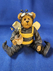 Boyds Bears & Friends "Shoebox Bears - Buzzby Q. Bear"