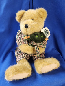 Boyds Bears & Friends Plush "Hunter Bearsdale with Greenspan"