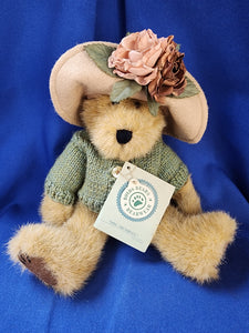 Boyds Bears & Friends Plush "Mrs. Trumbull"