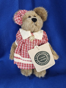 Boyds Bears & Friends Plush "Lois S. Bearhugs"