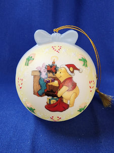 Pooh & Friends "A Bit Of Holiday Cheer, 2000 Ornament"