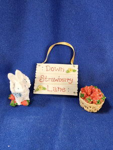 Cherished Teddies "Strawberry Mini Figurines"