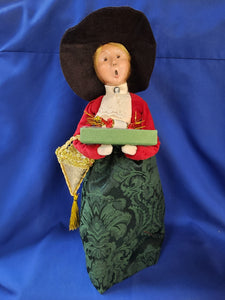 Byer's Choice Carolers "Victorian  Woman (2024)"