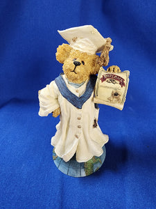 Boyds Bears & Friends "The Bearstone Collection - Ima Scholar... Celebrate"