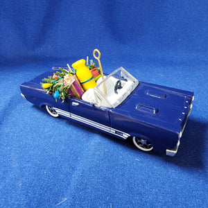 Heirloom Ornament Collection "Ford Fairlane Covertible Christmas"