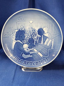 Bing & Grøndahl Plates "Christmas - 1971 Christmas At Home"