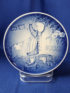 Bing & Grøndahl Plates "Children's Day - 1988 Wash Day"