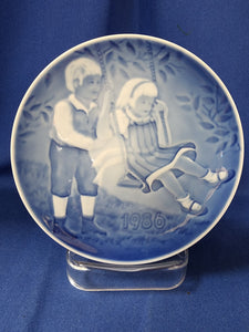 Bing & Grøndahl Plates "Children's Day - 1986 A Joyful Flight"