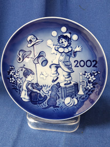 Bing & Grøndahl Plates "Children's Day - 2002 The Little Juggler"