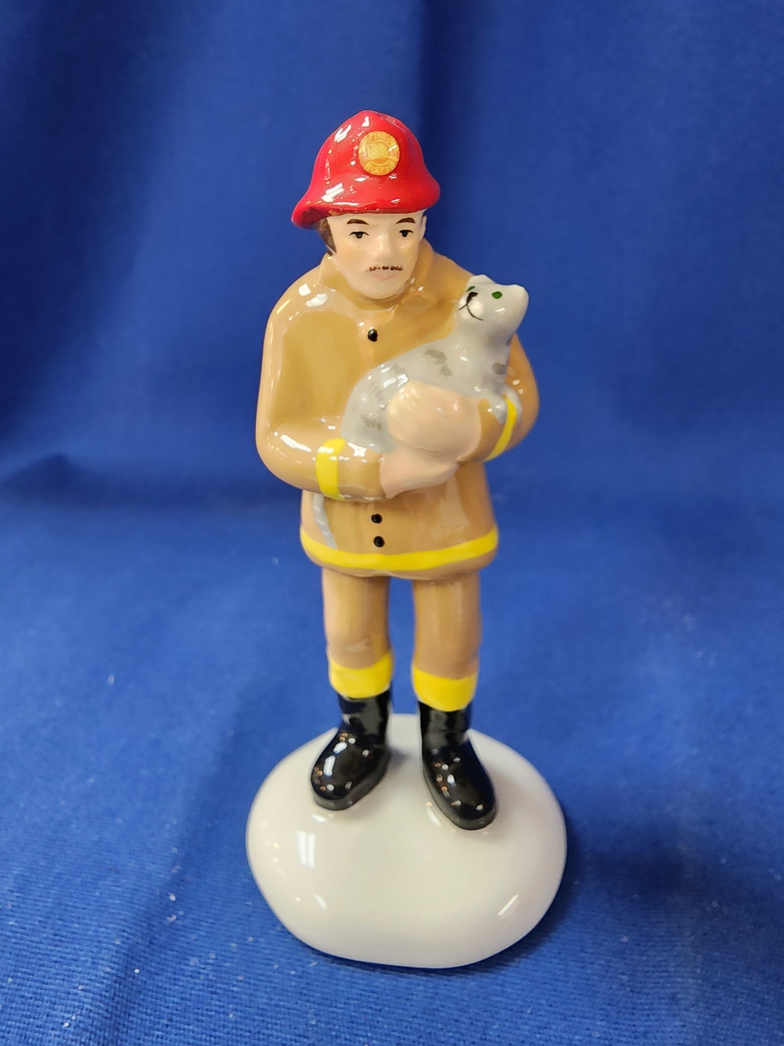 Snow Village "Safe And Sound"