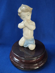 Lladro "A Child's Prayer"