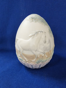 Lladro "Egg with Country Scene"