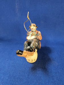 Emmett Kelly, Jr. Figurines "Sitting On Barrels Dated 1998 Ornament"