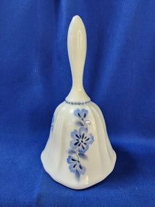 Fenton "True Blue on Milk Bell"