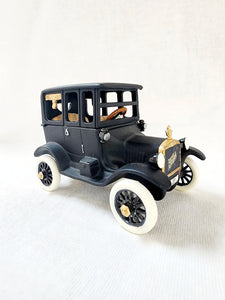 Christmas In The City "1919 Ford Model-T"