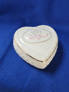 Belleek "Claddagh Knot Box"