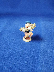 Walt Disney Classics Collection "Three Little Pigs, Pig Miniature: Sticks Fiddler"