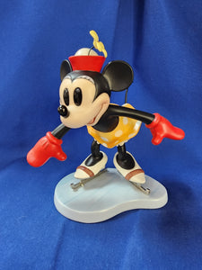 Walt Disney Classics Collection "On Ice, Whee! (Minnie Mouse)"