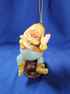 Walt Disney Classics Collection "Snow White And The Seven Dwarfs, Happy Ornament"