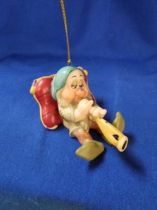 Walt Disney Classics Collection "Snow White And The Seven Dwarfs, Sleepy Ornament"