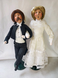 Byer's Choice Carolers "Dancing Couple, White Dress and Tux (1999)"