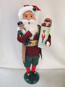 Byer's Choice Carolers "Nutcracker Santa (2021)"