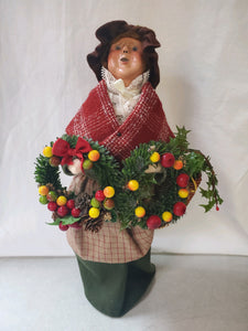 Byer's Choice Carolers "Colonial Woman with Wreaths (2006)"