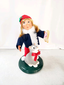 Byer's Choice Carolers "Toddler with Cat (2022)"