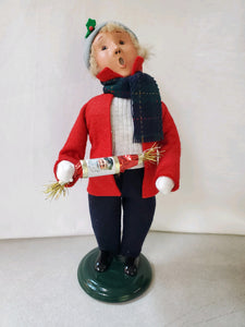 Byer's Choice Carolers "Boy with Christmas Crackers (2008)"
